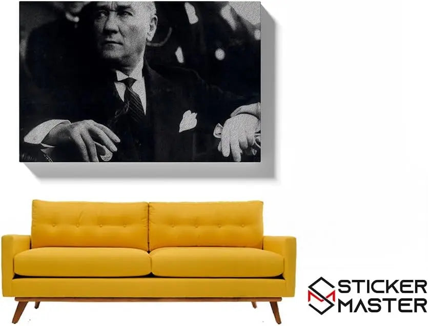 Atatürk duvar tablosu siyah beyaz – ofis, salon veya okul duvarlarına estetik görünüm kazandırır.