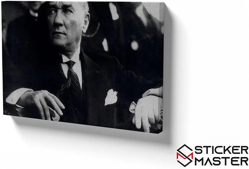 Modern Atatürk portresi – siyah beyaz tonlarda sanatsal kanvas tablo.