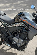 Sticker Master Hologramlı Hahaha Sticker Motorsiklet,Kask,Laptop,Motor Ve Oto Araç Sticker 15 X 30 Cm