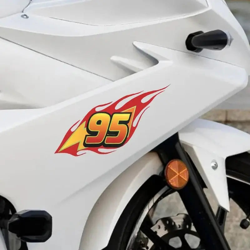 95 Numara Sticker | Alevli Yarış Temalı Motosiklet ve Scooter Decal (15x9 cm) Sticker Master