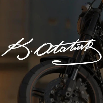 Sticker Master Kemal Atatürk İmzası Sticker Çıkartma (20x6 Cm) - Su Geçirmez & Dayanıklı Vinil Etiket Decal | Motorsiklet, Kask, Laptop, Oto, Araba, Araç Uyumlu - Sticker Master