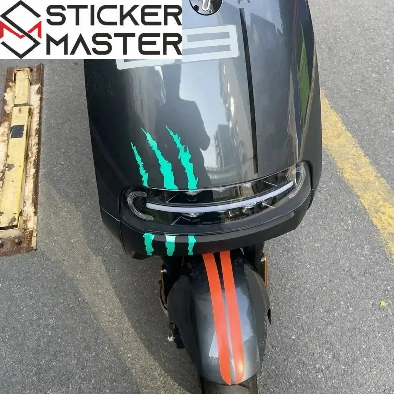 Canavar Pençesi Sticker | Büyük Boy Yırtık Efektli Moto ve Kask Decal (25-42 cm) Sticker Master