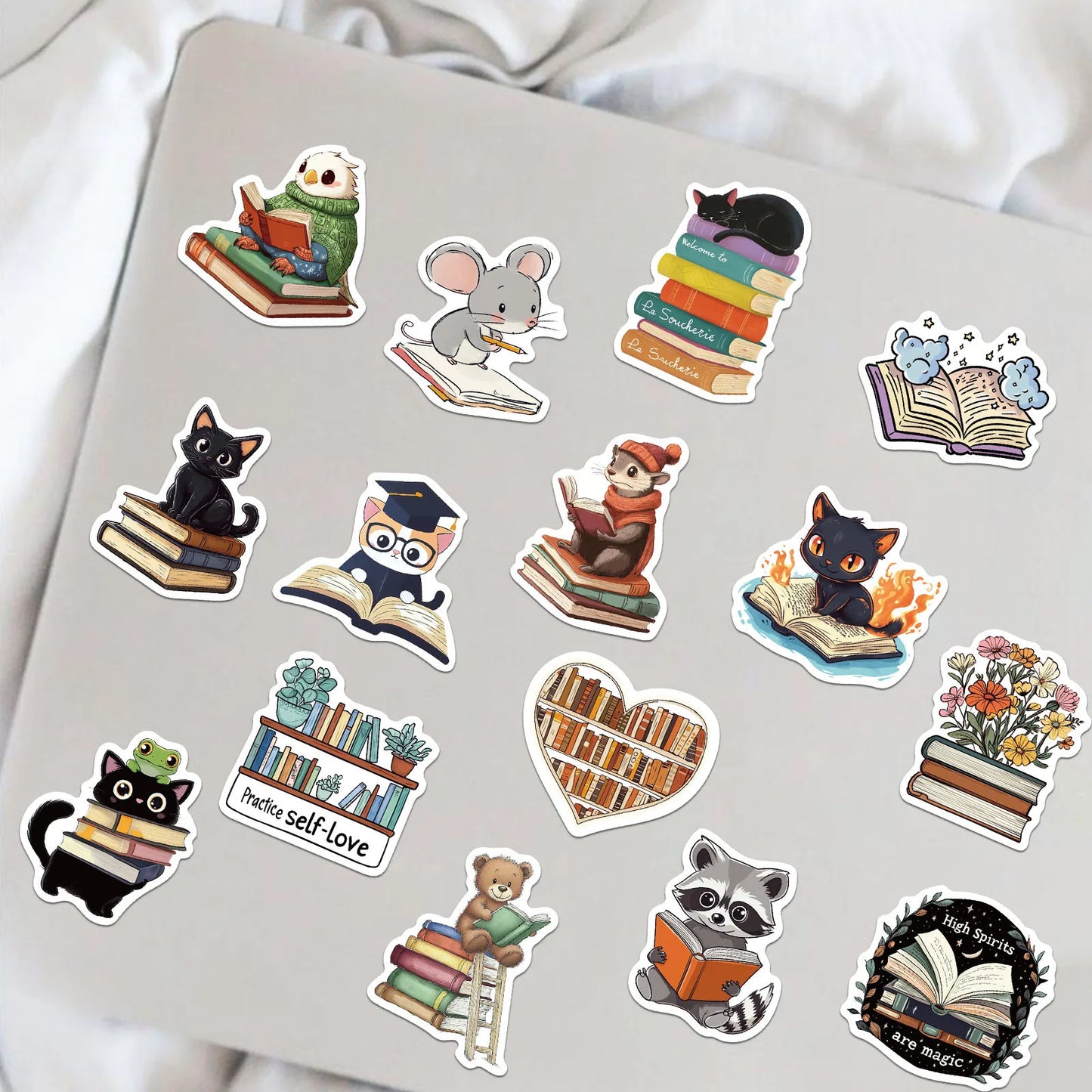50’li Sevimli Kitap Okuyan Hayvan Sticker Seti | Sticker Master