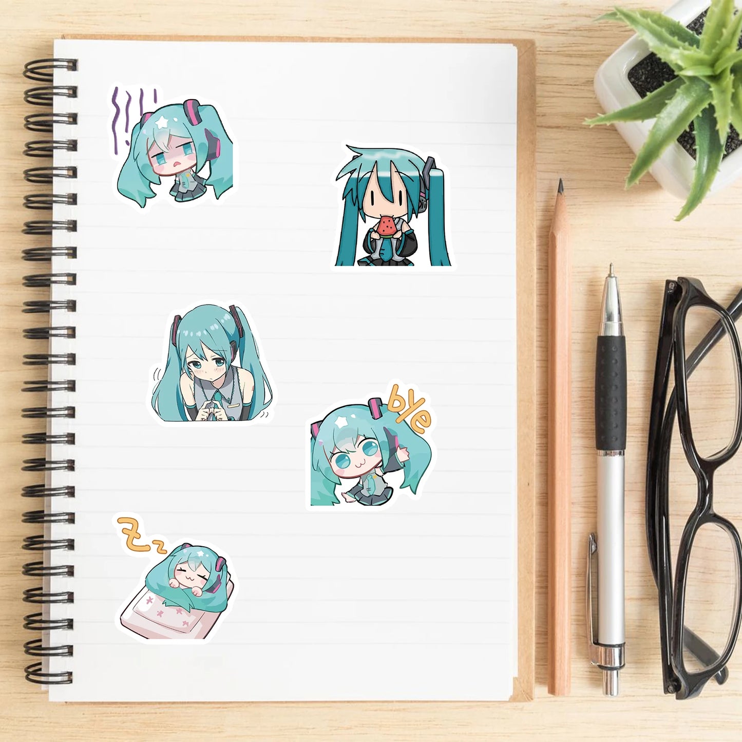Sticker Master 50 Adet Chibi Sevimli Miku Sticker Set Motor Oto Araç Laptop Telefon Çıkartma Etiket
