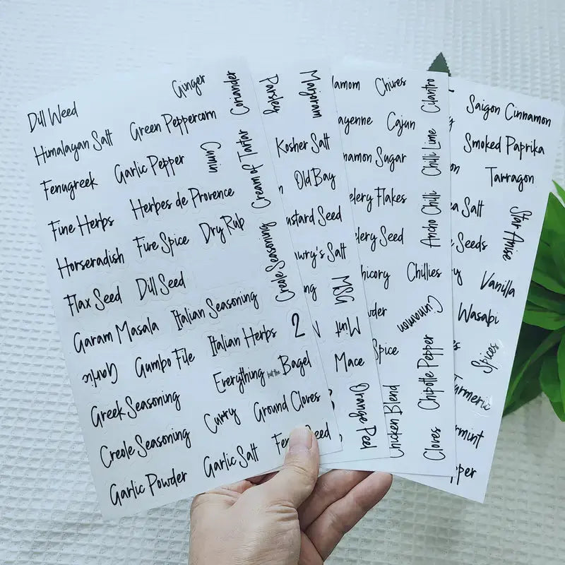 Sticker Master 138 Parça Su Geçirmez Baharat Kavanozu Etiket Seti – Şeffaf, Gıda Uyumlu, Mutfak Düzenleme Etiketi - Sticker Master