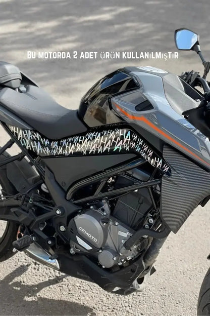 Sticker Master Hologramlı Hahaha Sticker Motorsiklet,Kask,Laptop,Motor Ve Oto Araç Sticker 15 X 30 Cm Sticker Master
