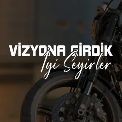 Sticker Master Vizyona Girdik – İyi Seyirler Sticker – 20 × 7 Cm Vinil | Araç, Kask, Laptop Uyumlu Sticker Master