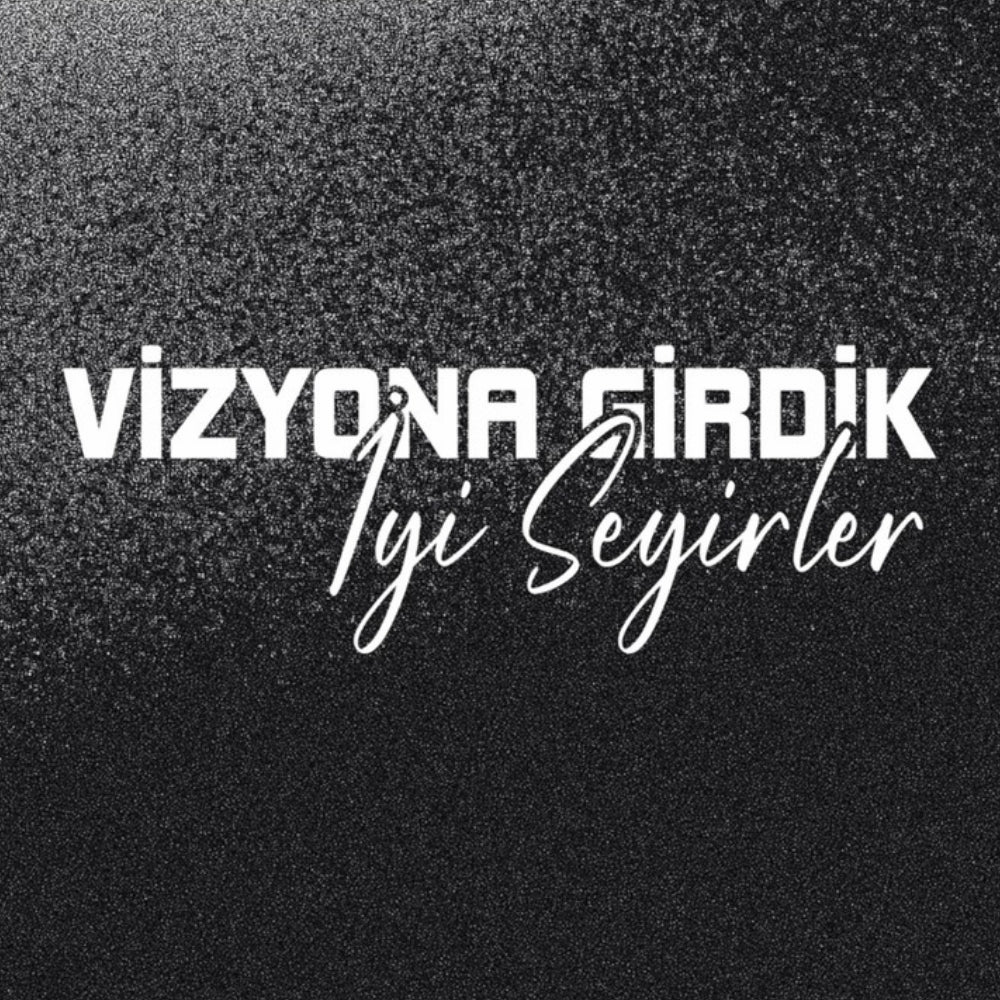 Sticker Master Vizyona Girdik – İyi Seyirler Sticker – 20 × 7 Cm Vinil | Araç, Kask, Laptop Uyumlu