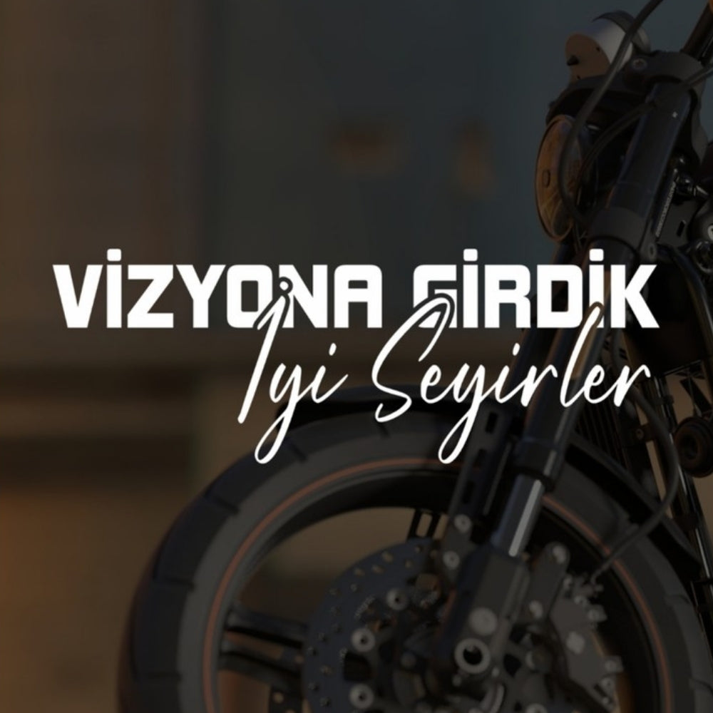 Sticker Master Vizyona Girdik – İyi Seyirler Sticker – 20 × 7 Cm Vinil | Araç, Kask, Laptop Uyumlu