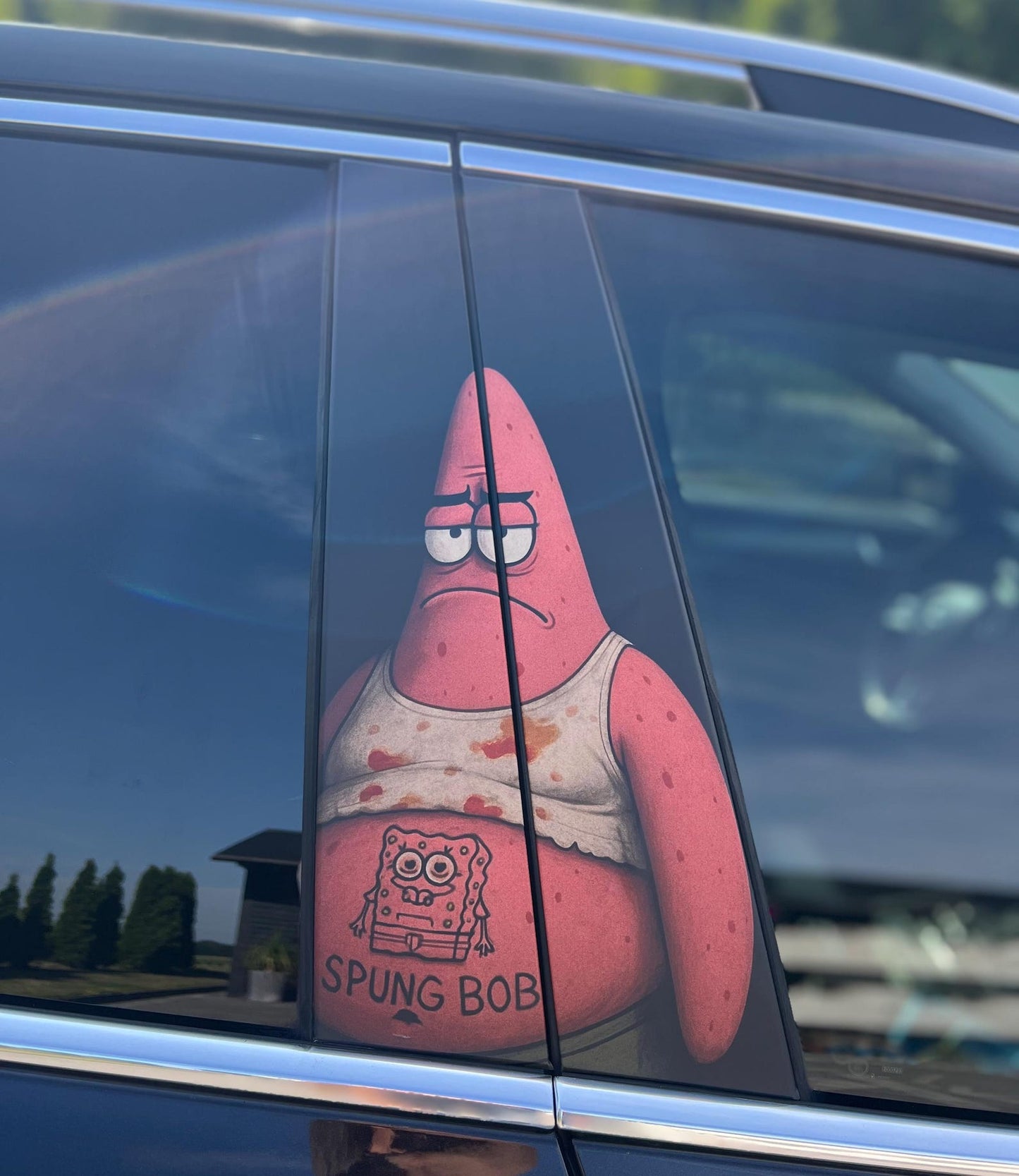 Sticker Master Tough Patrick “Spung Bob” Sticker – Araç Kapı Direk Kaplama – 2 Adet 50 × 25 cm (19.7" × 9.8") | Dijital Baskı Vinil Folyo Sticker | Universal Otomobil Kapı Sütunu Wrap