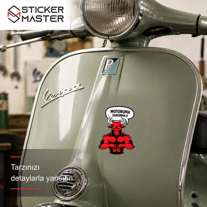 Vespa Uyumlu WRN34 Motoruma Dokunma Kizgin Boga Sticker VSP1150 scooter üzerinde uygulama örneği - Sticker Master