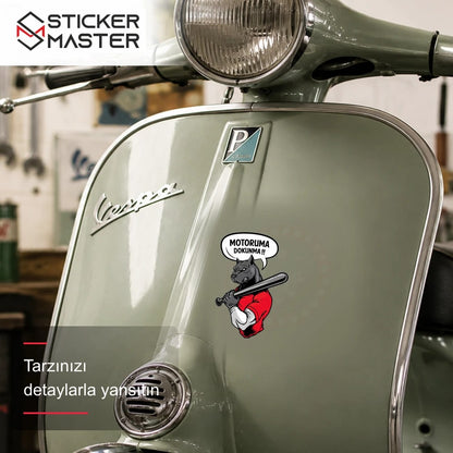 Vespa Uyumlu WRN35 Motoruma Dokunma Kizgin Pitbull Sticker VSP1151 scooter üzerinde uygulama örneği - Sticker Master